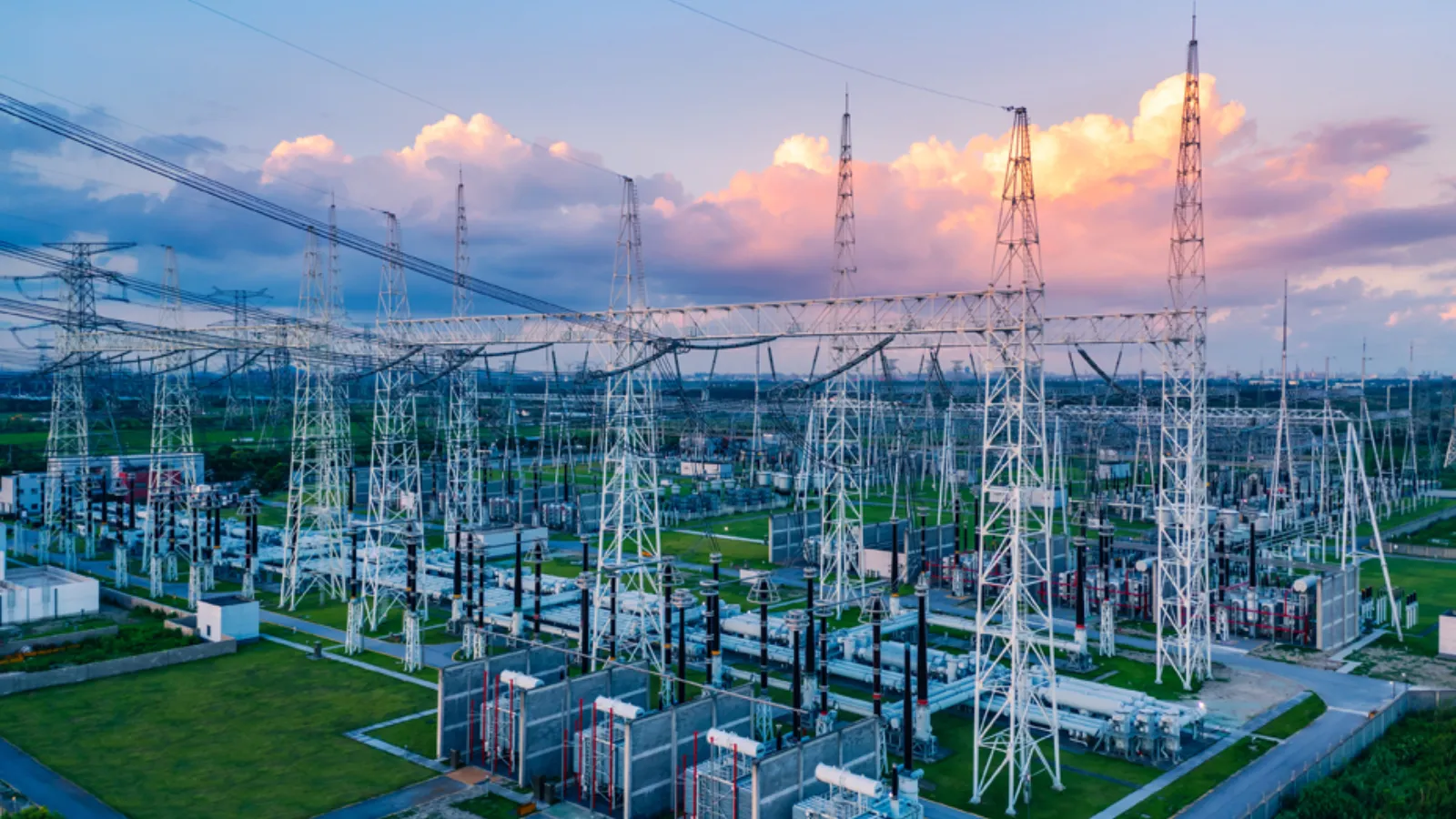 El Proyecto Strategos busca desarrollar una herramienta de software avanzada que ayude a optimizar la planificación temporal de la cartera de proyectos a implementar y construir por parte de Red Eléctrica El Proyecto Strategos busca desarrollar una herramienta de software avanzada que ayude a optimizar la planificación temporal de la cartera de proyectos a implementar y construir por parte de Red Eléctrica