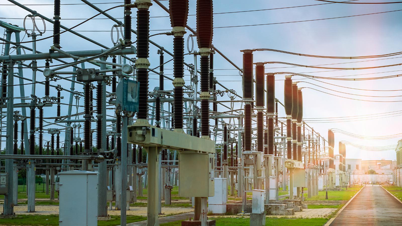 The ZEPAS project, developed by Elewit and Arteche, is a sustainable alternative that allows quickly powering substation auxiliary services with zero emissions.